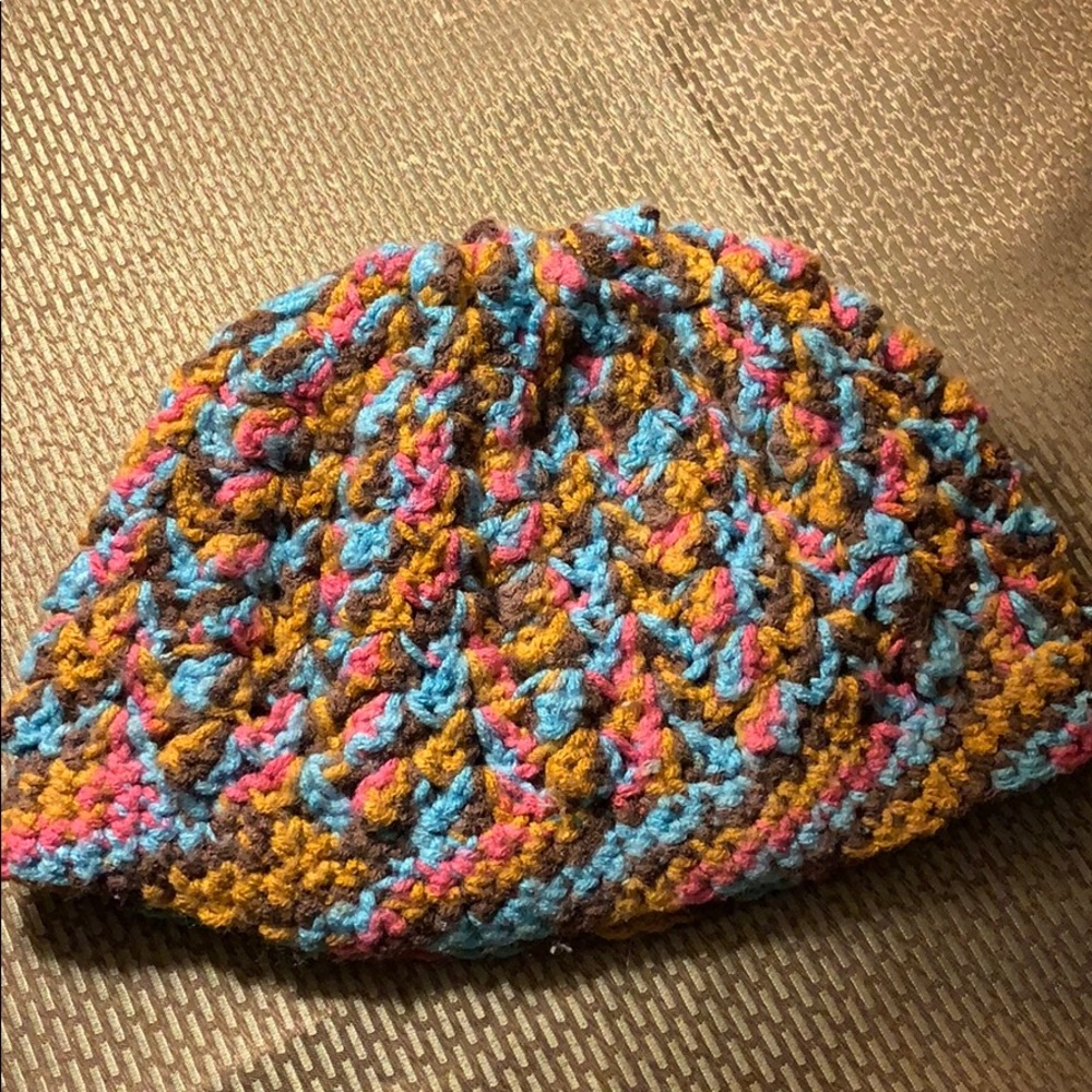 Hand knitted hat (1)